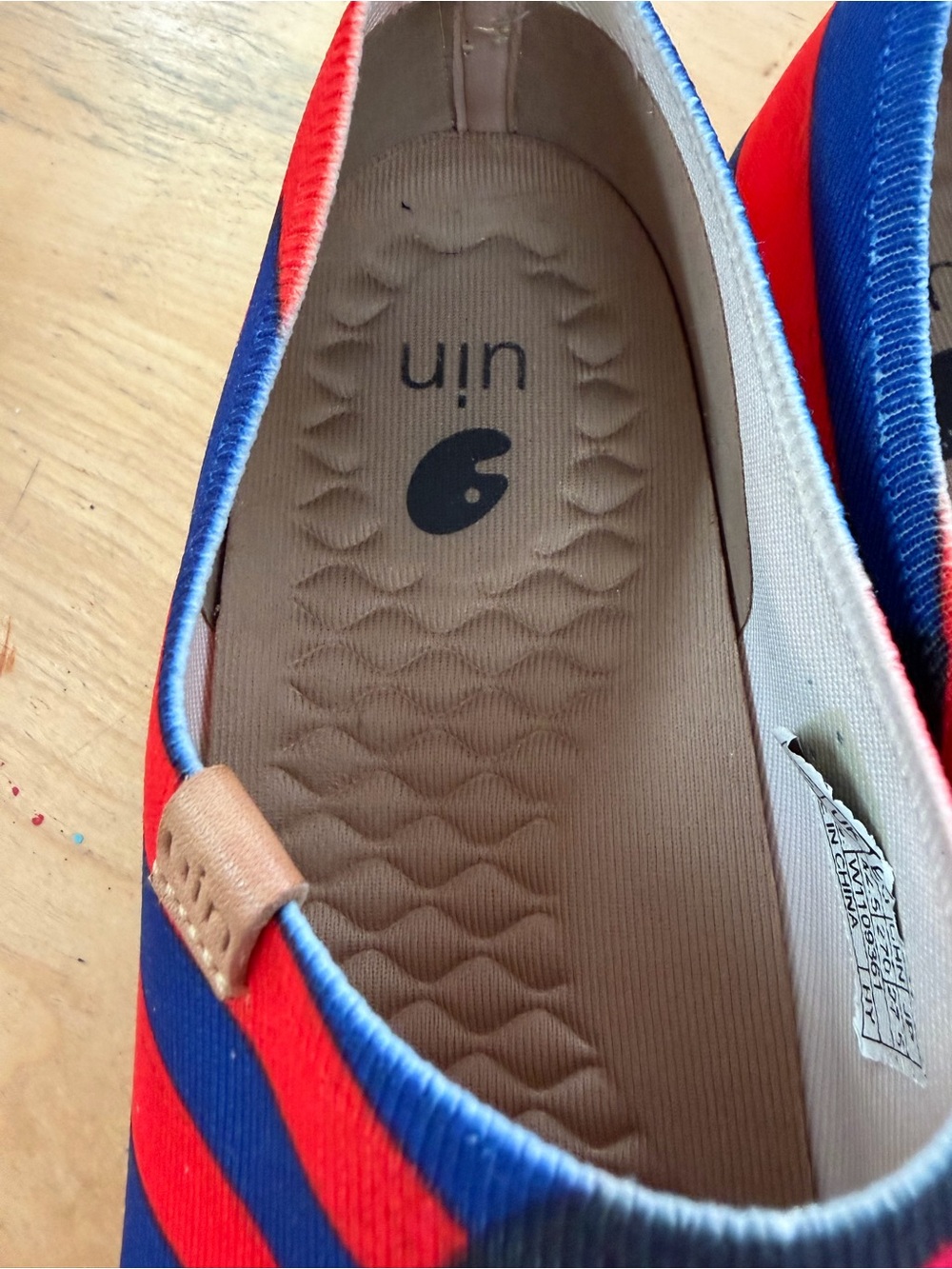 Uni Slip-On Shoes with Eye Graphic - Red & Blue - Picture 9 of 9